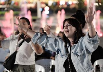 Afak Meydanlı coşturdu, Can Dostlar neşe kattı