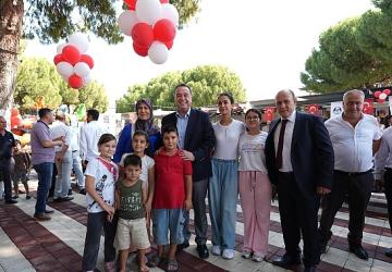 Ahmetli'ye Yeni Sosyal Tesis: Ferdi Zeyrek Parkı Açıldı
