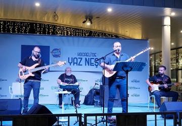 Bu konser Kocaelilileri mest etti
