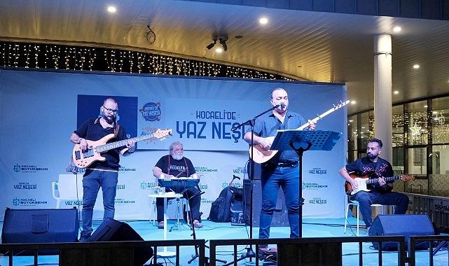Bu konser Kocaelilileri mest etti Bu konser Kocaelilileri mest etti