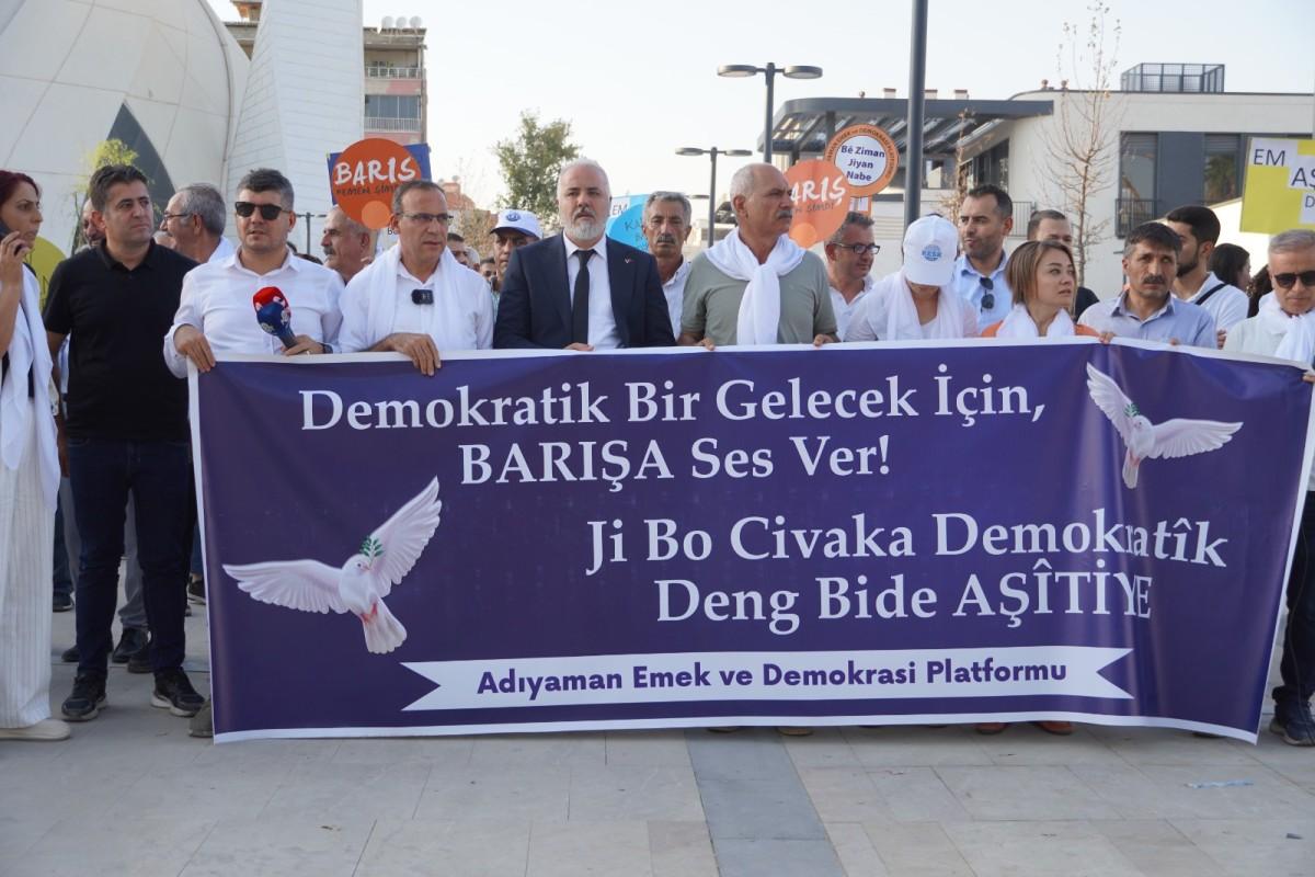 Adıyaman Emek ve Demokrasi Platformu ‘barış’ için yürüdü - Videolu Haber Adıyaman Emek ve Demokrasi Platformu ‘barış’ için yürüdü - Videolu Haber