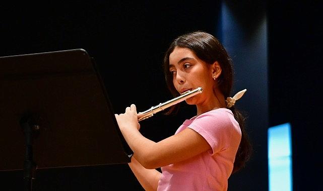 Defne Halis'ten büyük başarı