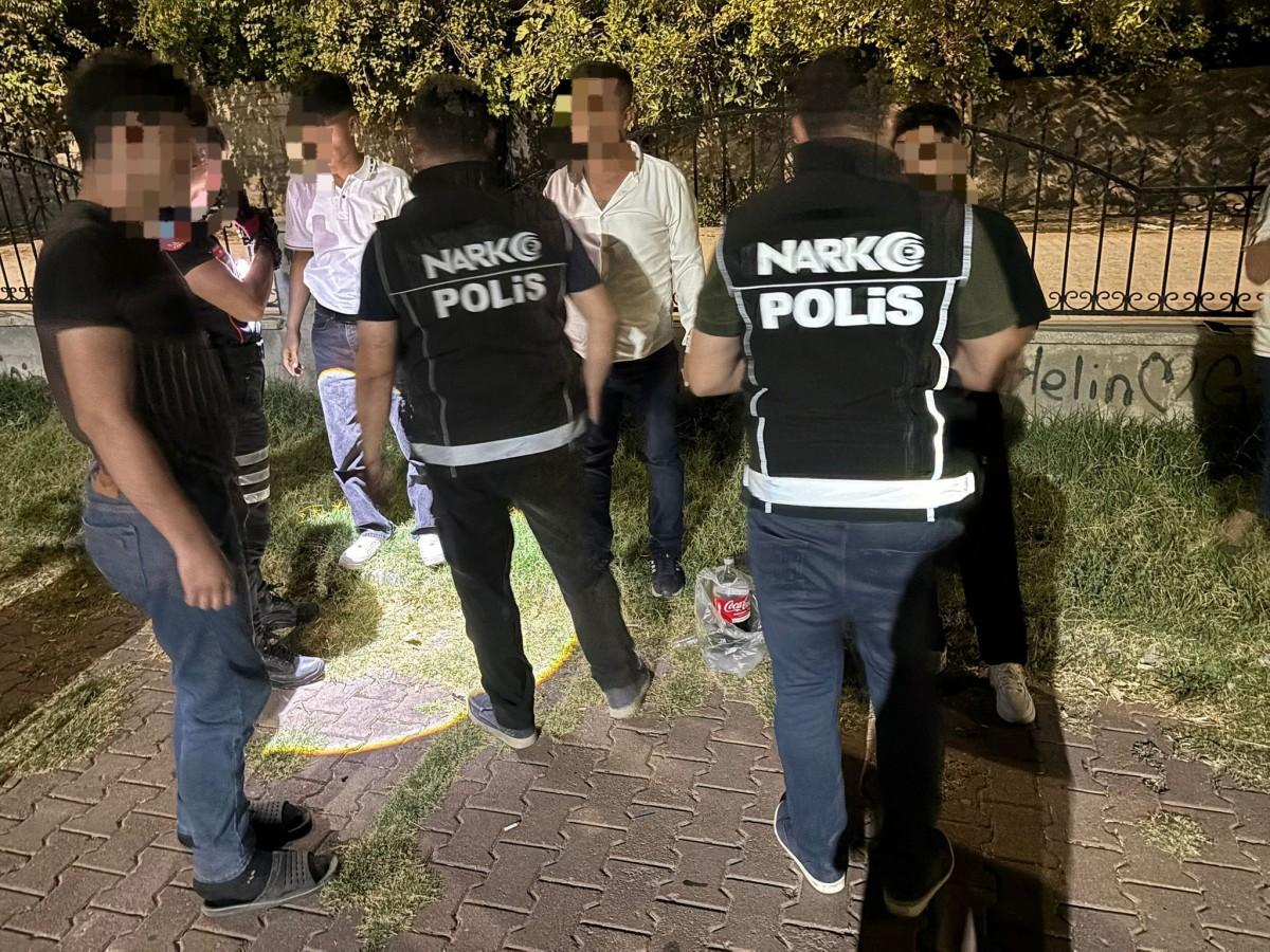 Adıyaman’da uyuşturucu operasyonu: 1 kişi gözaltına alındı Adıyaman’da uyuşturucu operasyonu: 1 kişi gözaltına alındı