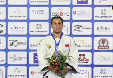 Büyükşehir Belediyesporlu Ecem Baysuğ Avrupa Şampiyonu