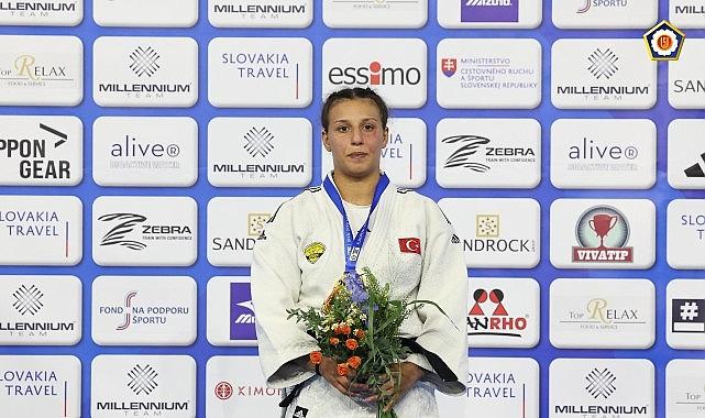 Büyükşehir Belediyesporlu Ecem Baysuğ Avrupa Şampiyonu