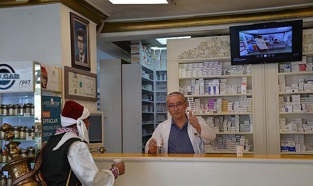 Nevşehir'de Sıcaktan Bunalan Vatandaşlara Limonata İkramı Yapılıyor Nevşehir'de Sıcaktan Bunalan Vatandaşlara Limonata İkramı Yapılıyor