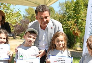 Osmangazi'de 8 bin 24 çocuk yüzme keyfi yaşadı