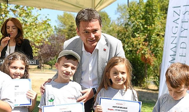 Osmangazi'de 8 bin 24 çocuk yüzme keyfi yaşadı