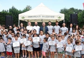 Osmangazi'de minikler yaz tatilinde yüzmeyi öğrendi