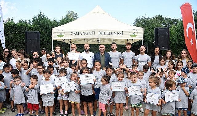 Osmangazi'de minikler yaz tatilinde yüzmeyi öğrendi Osmangazi'de minikler yaz tatilinde yüzmeyi öğrendi