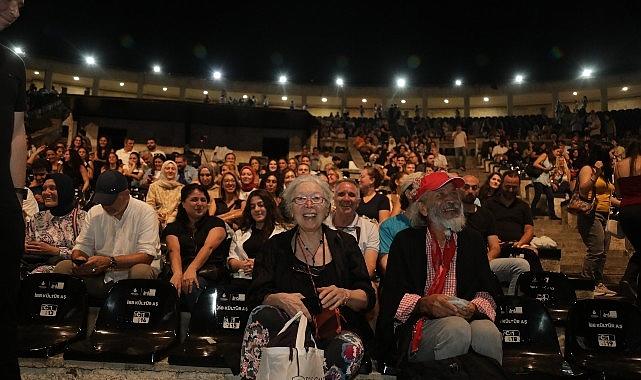 Sezonun İddialı Yapımı “Tartuffe" Açık Hava'da Seyirciyle Buluştu Sezonun İddialı Yapımı “Tartuffe" Açık Hava'da Seyirciyle Buluştu