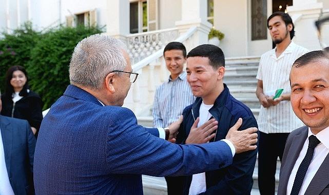 Çift Diploma Programı ile EÜ'ye gelen Özbek öğrenciler Rektör Prof. Dr. Budak'ı ziyaret etti