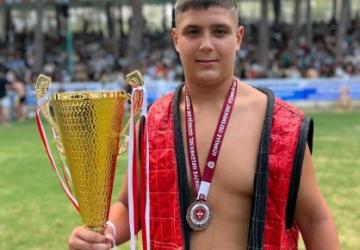 Büyükşehir’in Güreşçisi Gurur Kaynağı Oldu
