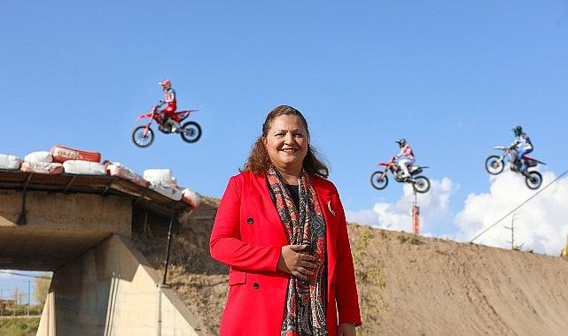 Başkan Köksal'dan Davet “Motokros Heyecanını Afyonkarahisar'da Birlikte Yaşayalım" Başkan Köksal'dan Davet “Motokros Heyecanını Afyonkarahisar'da Birlikte Yaşayalım"