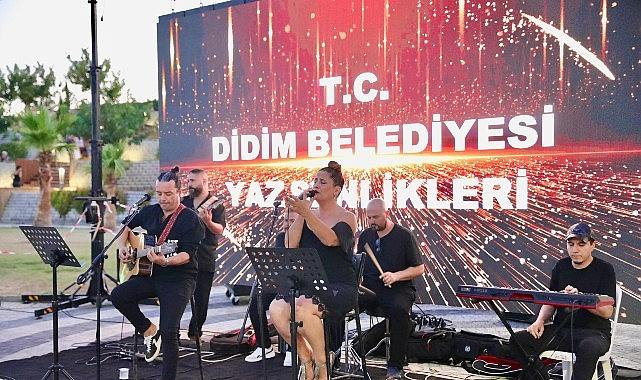 Atatürk 1 Filmi Didimlilere Duygu Dolu Anlar Yaşattı Atatürk 1 Filmi Didimlilere Duygu Dolu Anlar Yaşattı