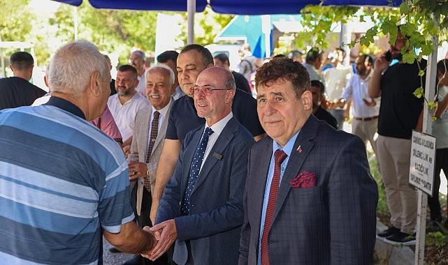 Selçuklu'da Cuma Bereketi Sürüyor Selçuklu'da Cuma Bereketi Sürüyor