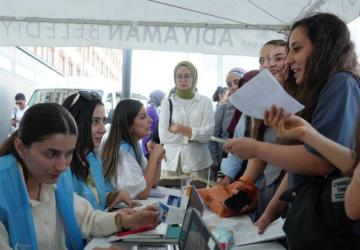 Adıyaman Belediyesi’nin ‘üniversite öğrencilerine ücretsiz ulaşım’ desteği hayata geçti - Videolu Haber