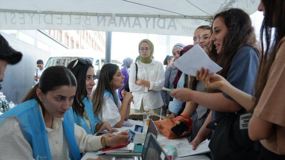 Adıyaman Belediyesi’nin ‘üniversite öğrencilerine ücretsiz ulaşım’ desteği hayata geçti - Videolu Haber