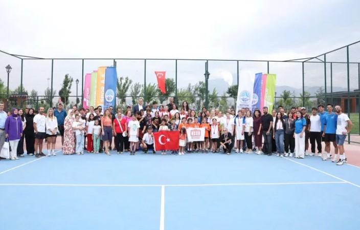 Kayseri’de Zafer Bayramı Sporla Kutlandı Kayseri’de Zafer Bayramı Sporla Kutlandı