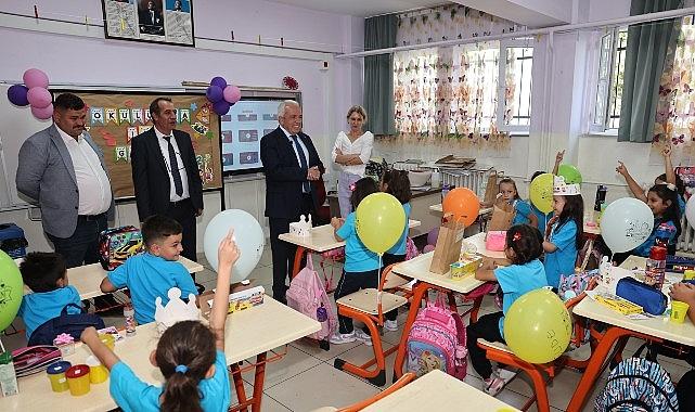 Başkan Şadi Özdemir'den “Okula hoş geldin" hediyesi