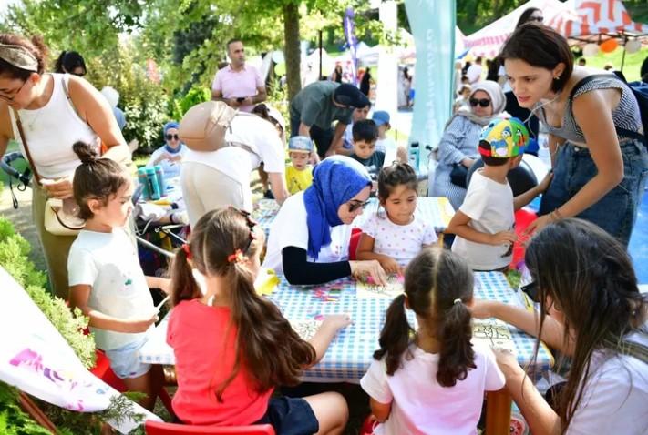 Beylikdüzü’nde Çocuklardan Yaz Veda Şenliği Beylikdüzü’nde Çocuklardan Yaz Veda Şenliği