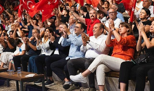 Balçovalılar Sevcan Orhan'la coştu