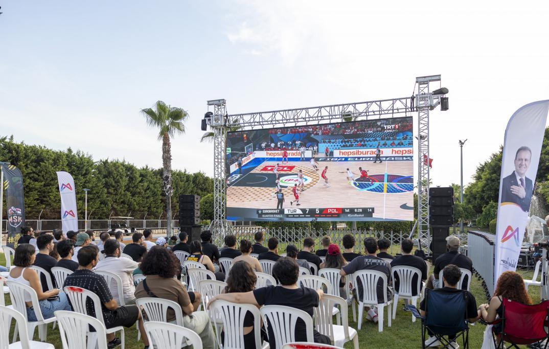 Mersin’de Büyükşehir’le EuroBasket Coşkusu Mersin’de Büyükşehir’le EuroBasket Coşkusu