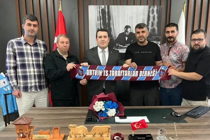 Artvin Trabzonspor Taraftarları, Başsavcı Çalış’ı Ziyaret Etti Artvin Trabzonspor Taraftarları, Başsavcı Çalış’ı Ziyaret Etti
