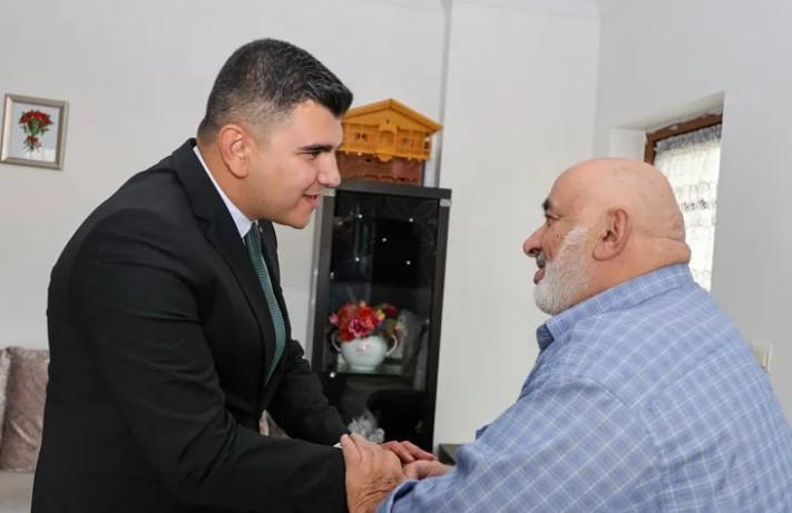 Artvin Vali Vekili Erdoğan, Kıbrıs Gazisini Evinde Ziyaret Etti Artvin Vali Vekili Erdoğan, Kıbrıs Gazisini Evinde Ziyaret Etti