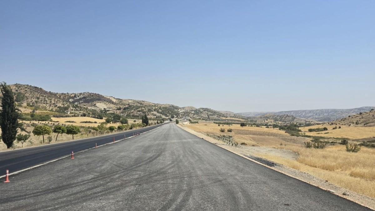 Terbizek Kavşağı’nda asfaltlama çalışmaları başladı Terbizek Kavşağı’nda asfaltlama çalışmaları başladı