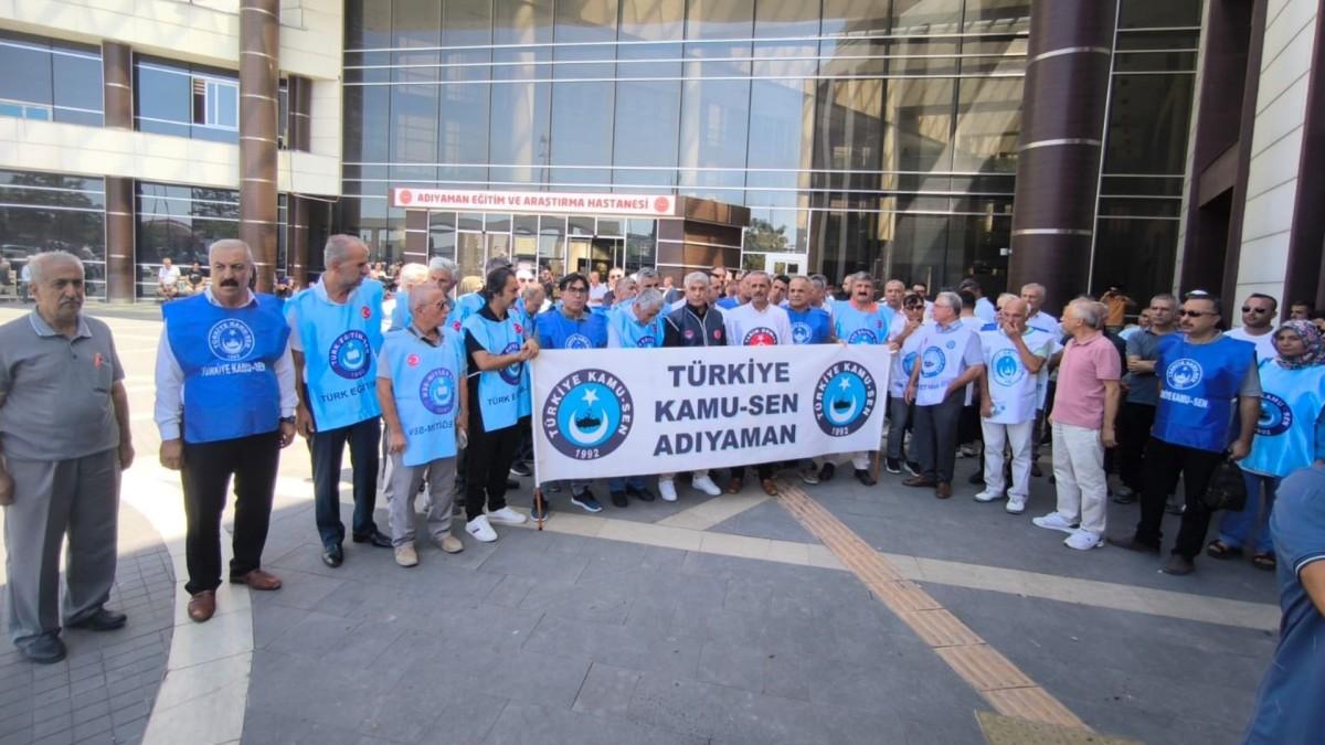 Kamu-Sen Adıyaman İl Başkanı Tokur: ‘Maaşlar hayali rakamlara göre değil, pazardaki gerçeğe göre belirlenmeli’ - Videolu Haber Kamu-Sen Adıyaman İl Başkanı Tokur: ‘Maaşlar hayali rakamlara göre değil, pazardaki gerçeğe göre belirlenmeli’ - Videolu Haber
