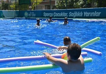 6 Binden Fazla Öğrenci Yazı Havuzlarda Geçirdi