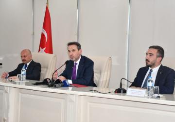 ‘Türkiye Yüzyılı Buluşmaları’ Adıyaman’da: Bakan Bayraktar’dan Enerji, Yatırım ve Kalkınma Mesajları