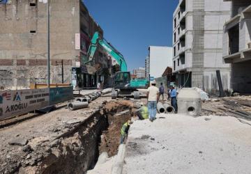 Adıyaman’da JICA-1 Projesi kapsamında Gölbaşı Caddesi’nde altyapı yenileme çalışmaları sürüyor - Videolu Haber