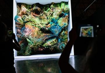 İzmir Enternasyonal Fuarı'nda Atatürk ve Refik Anadol sergilerine büyük ilgi