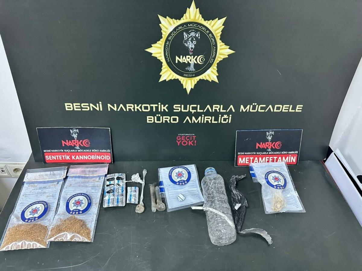 Besni’de uyuşturucu operasyonuna 14 gözaltı Besni’de uyuşturucu operasyonuna 14 gözaltı