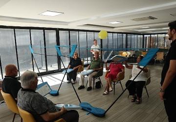 Nilüfer'de huzurevi sakinleri “Balon Voleybolu" ile eğlendi