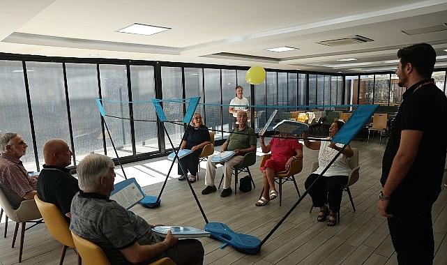 Nilüfer'de huzurevi sakinleri “Balon Voleybolu" ile eğlendi