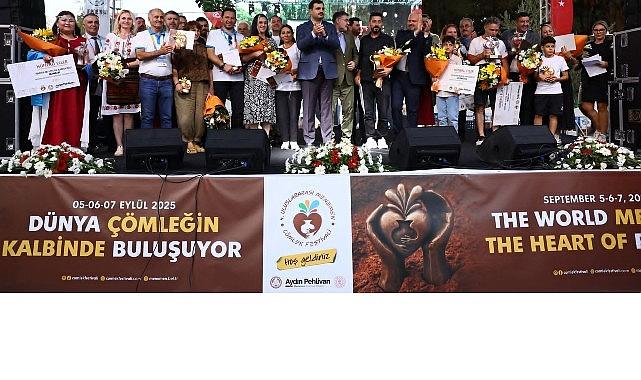 Menemen Belediyesi Uluslarası Çömlek Festivali'ne muhteşem final