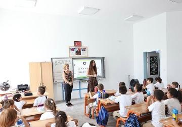 Çeşme Belediyesi'nden ilkokula başlayan öğrencilere hoş geldin hediyesi