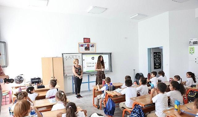 Çeşme Belediyesi'nden ilkokula başlayan öğrencilere hoş geldin hediyesi