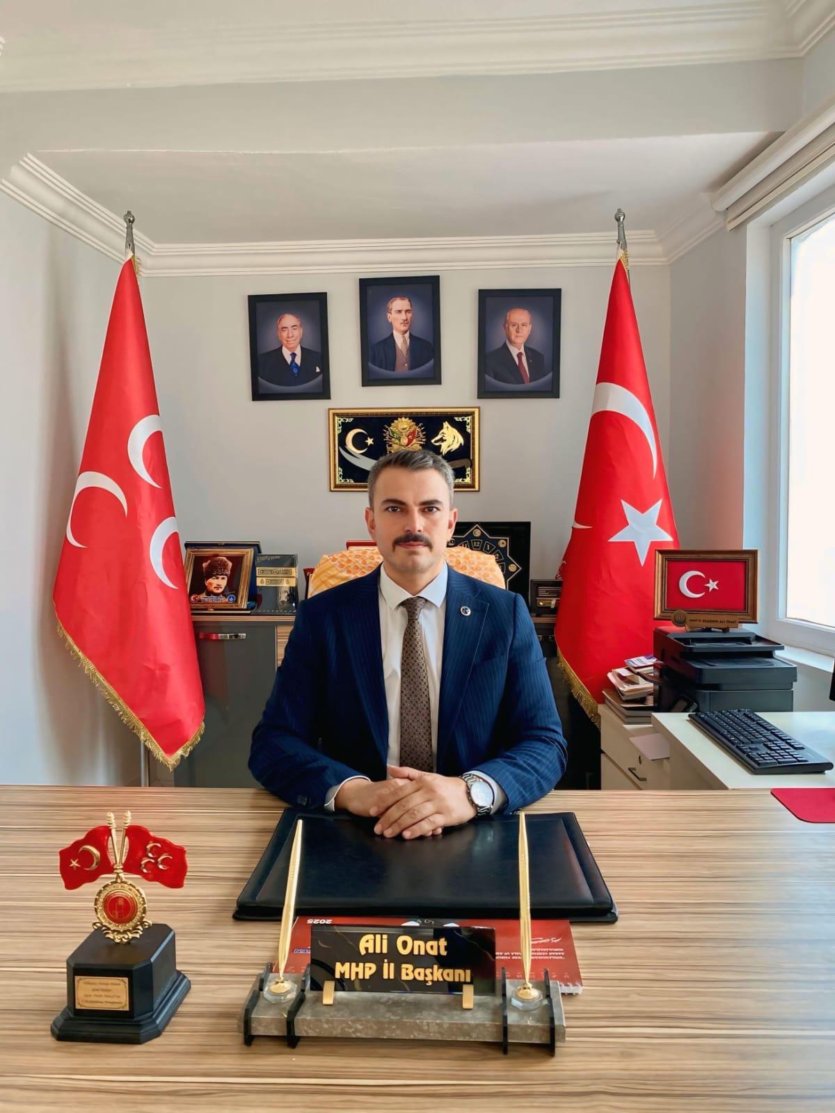 Başkan Ali Önat’tan Malazgirt Zaferi vurgusu: 'Türk Milleti’nin Anadolu’daki Ebedi Mührüdür' Başkan Ali Önat’tan Malazgirt Zaferi vurgusu: 'Türk Milleti’nin Anadolu’daki Ebedi Mührüdür'