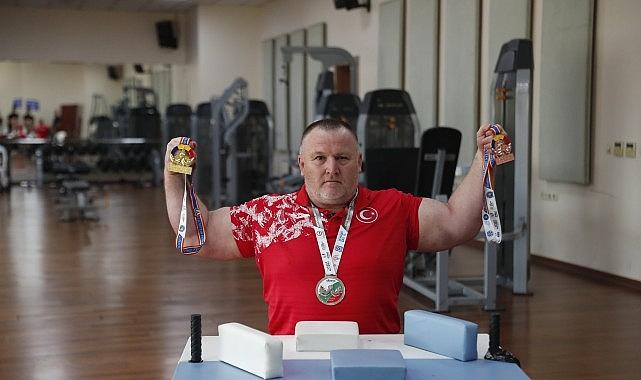 Bağcılar Belediyesi, Bilek Güreşi Dünya Şampiyonası'na damga vurdu