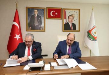 Şanlıurfa Büyükşehir Belediyesi ile Rizvaniye Vakfı Arasında 4 Yıllık İş Birliği Protokolü İmzalandı