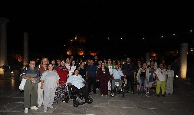 Efes Selçuk Belediyesi'nden Engelsiz Bireylere Efes'te Gece Yolculuğu