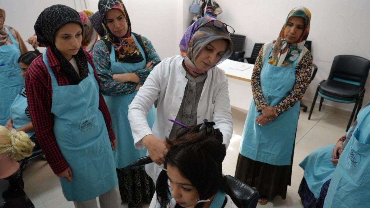 Adıyaman Belediyesi’nden kadınlara mesleki eğitim ve istihdam - Videolu Haber