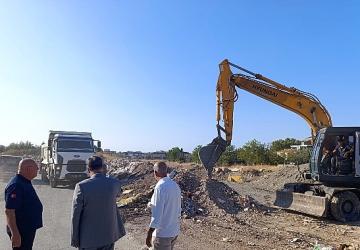 Edremit Belediyesi'nden moloz temizliği