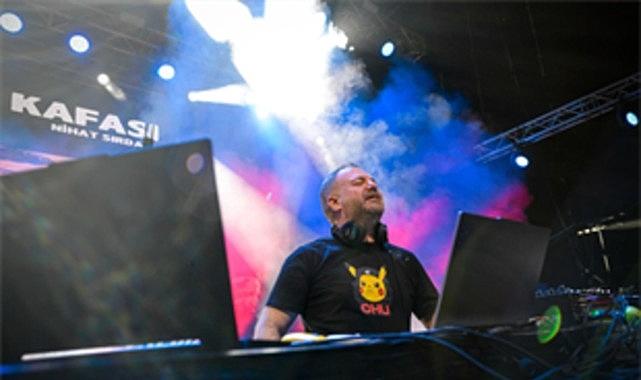 İEF'de 90'lar gecesi