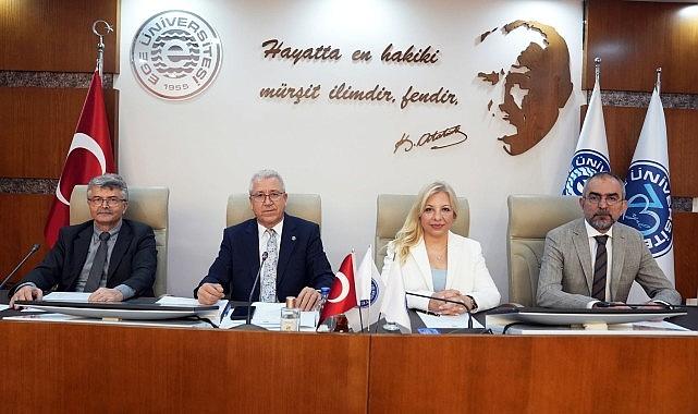 EÜ İletişim Fakültesi akreditasyon belgelerine kavuştu