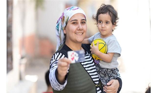 Anne Kart sayesinde çocuklarıyla sokağa çıkabiliyorlar